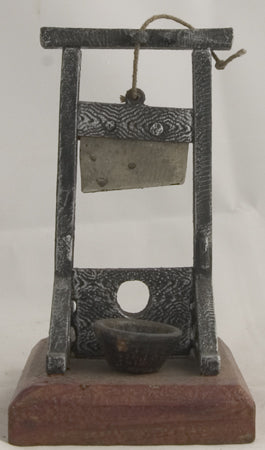 Mini  Medieval  Guillotine