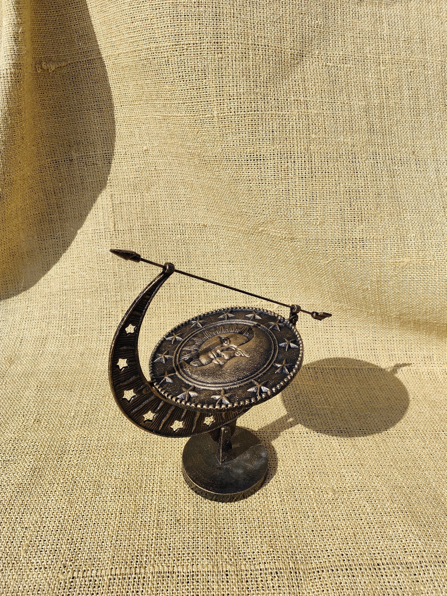 Star Sundial with wide base