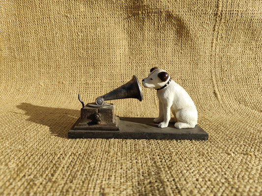 Nipper Dog with Gramophone 1