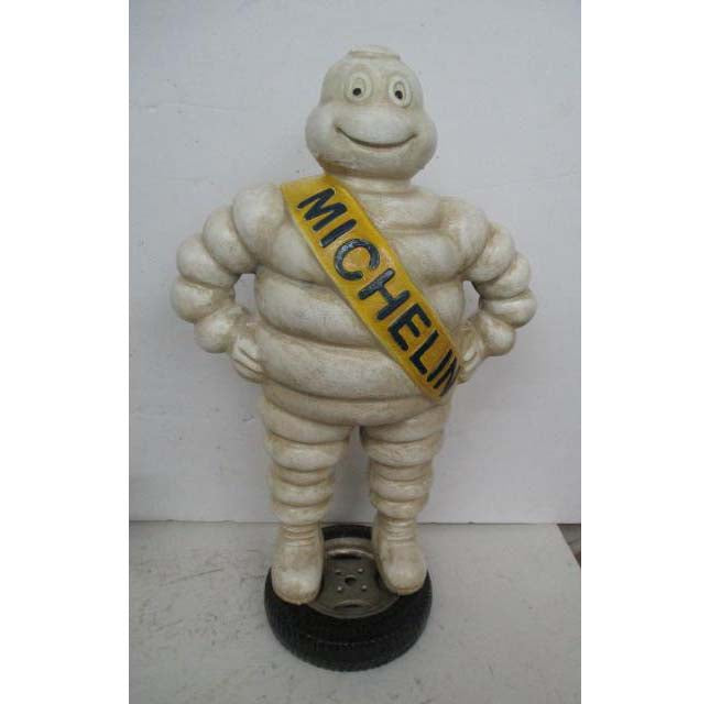 Tire Man Stand On Base 40cm