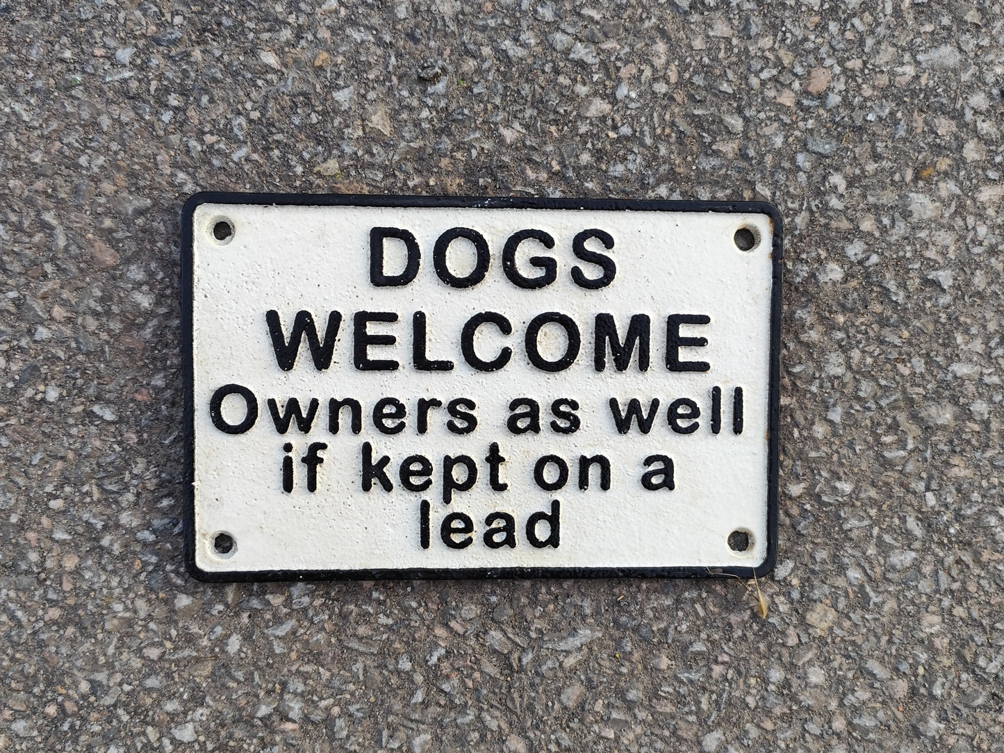 Dog Welcome Sign